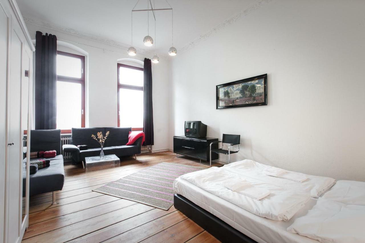 3 Bedroom Apartment Берлин Экстерьер фото