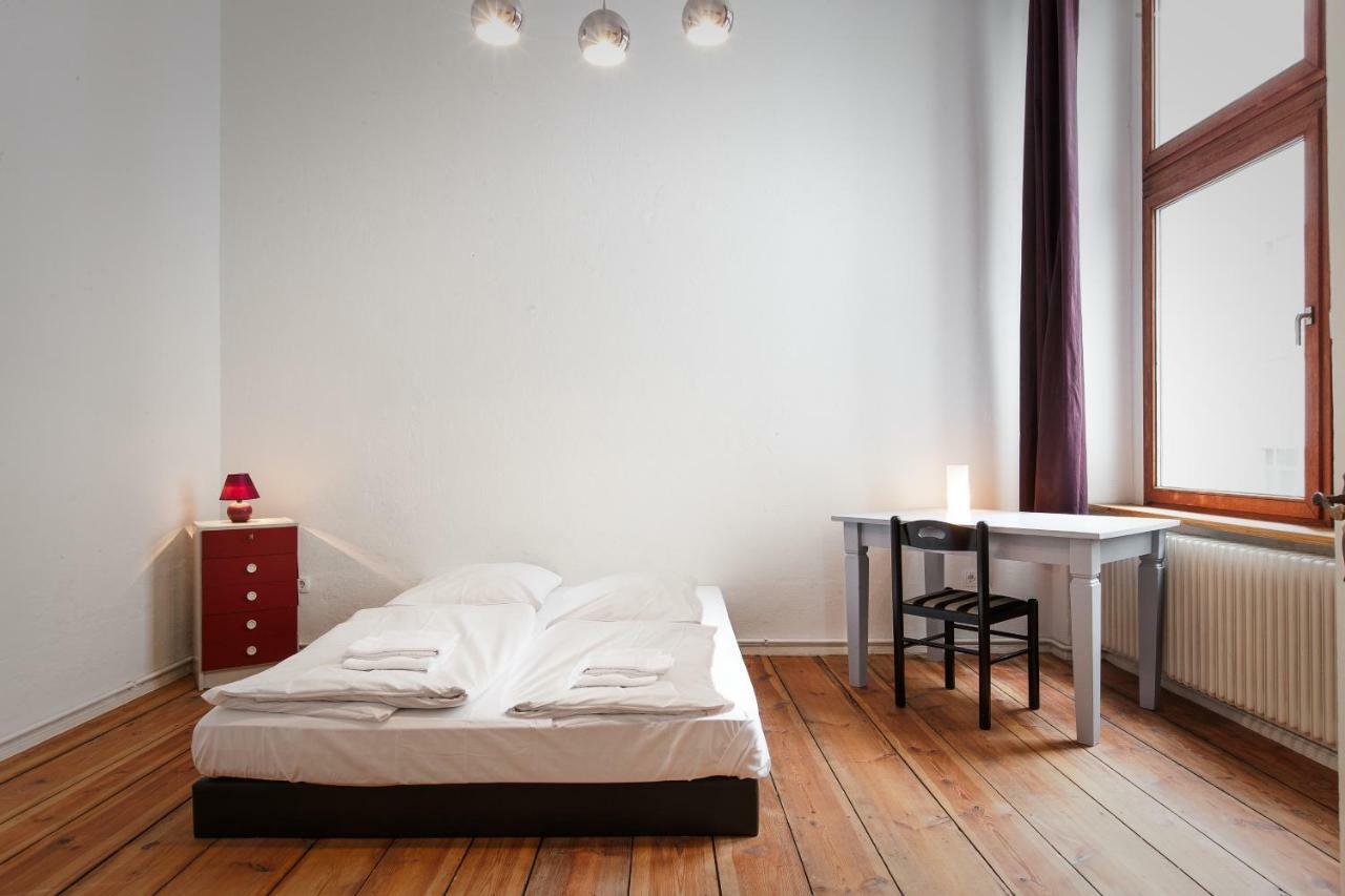 3 Bedroom Apartment Берлин Экстерьер фото