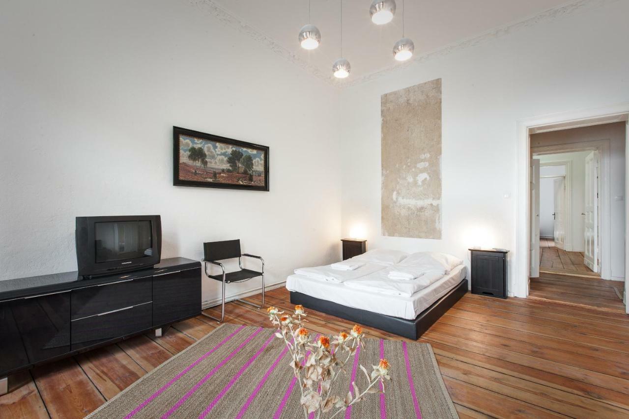 3 Bedroom Apartment Берлин Экстерьер фото