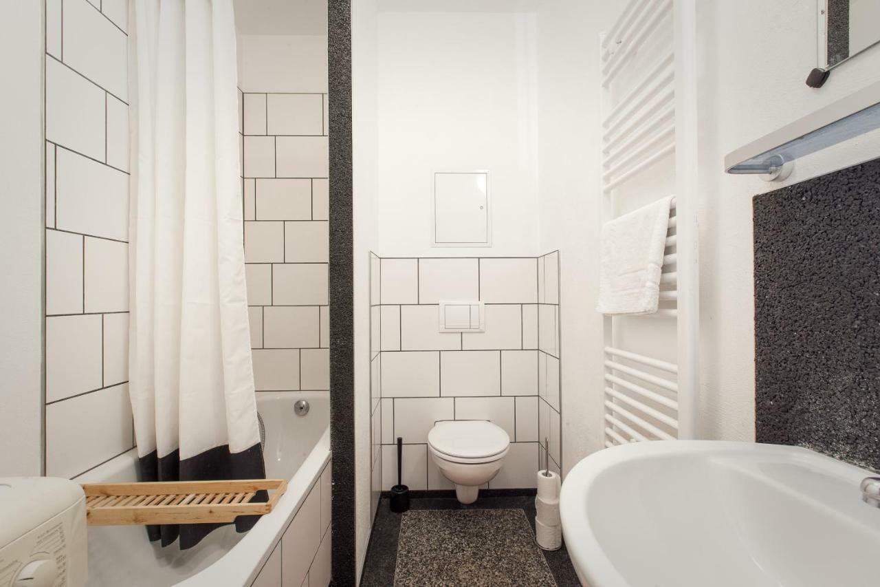 3 Bedroom Apartment Берлин Экстерьер фото